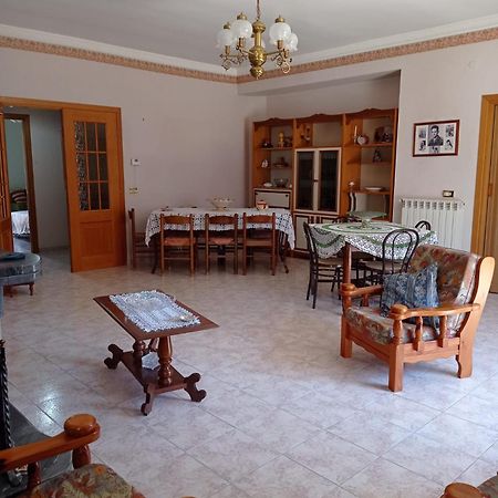 Montagne Rocciose Bed & Breakfast Frascineto Ngoại thất bức ảnh