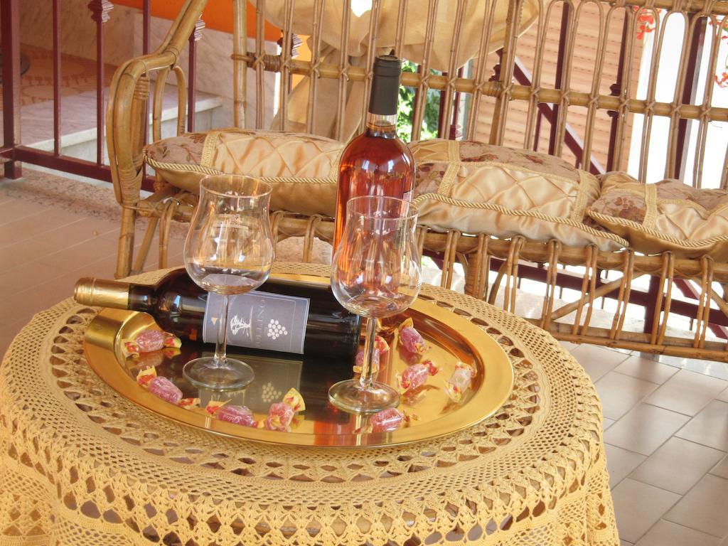 Montagne Rocciose Bed & Breakfast Frascineto Ngoại thất bức ảnh