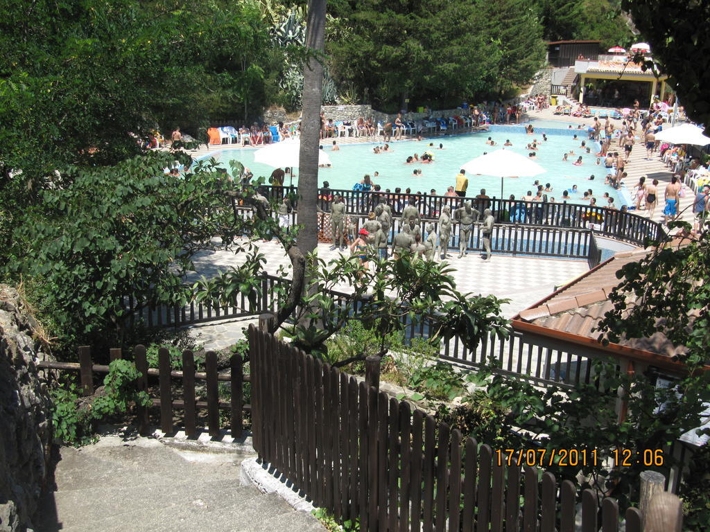 Montagne Rocciose Bed & Breakfast Frascineto Ngoại thất bức ảnh