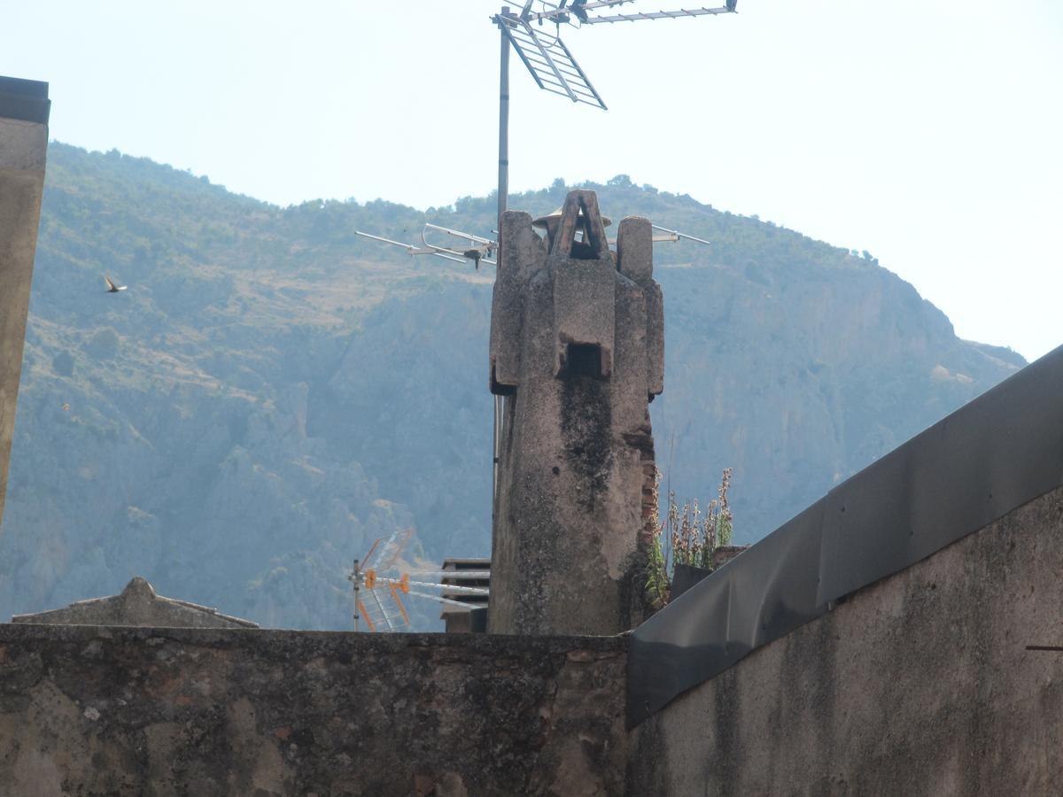 Montagne Rocciose Bed & Breakfast Frascineto Ngoại thất bức ảnh