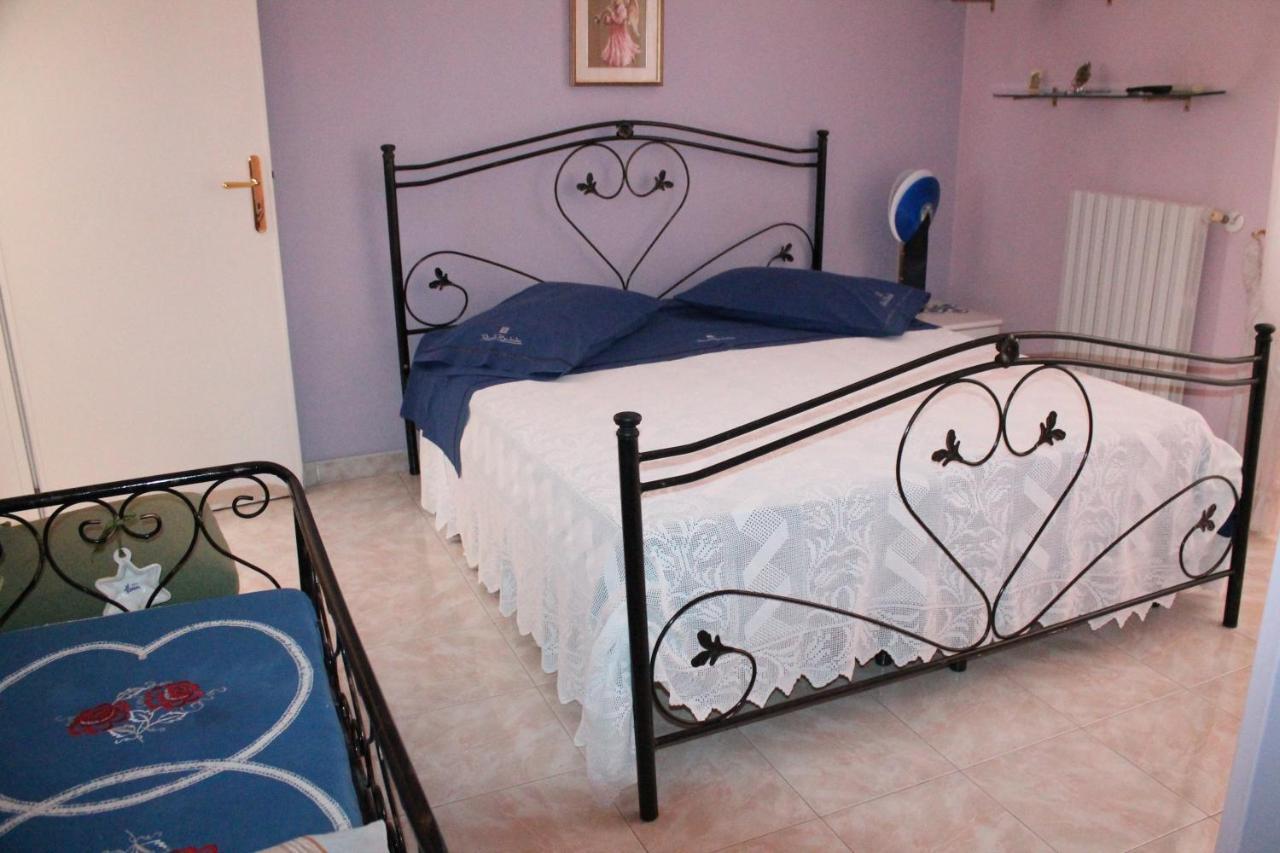Montagne Rocciose Bed & Breakfast Frascineto Ngoại thất bức ảnh