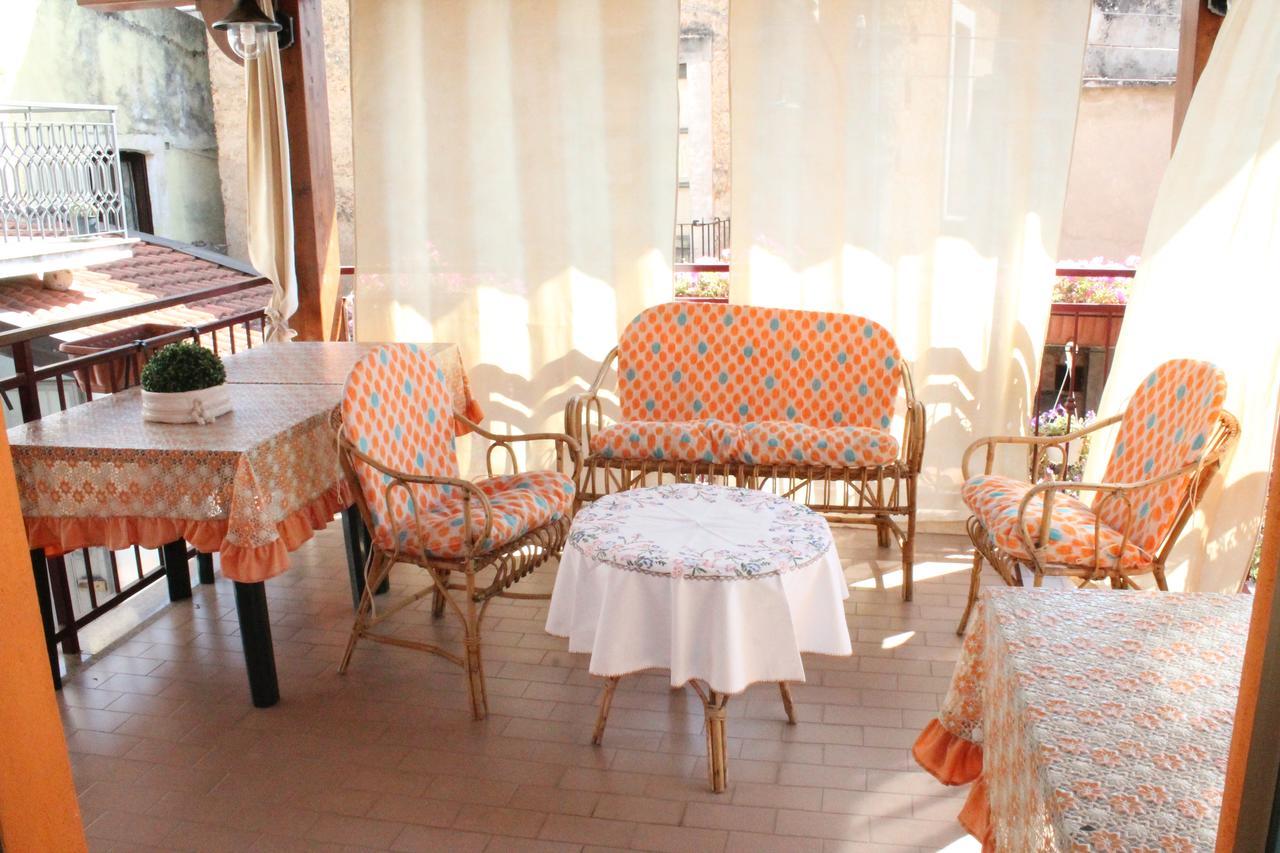 Montagne Rocciose Bed & Breakfast Frascineto Ngoại thất bức ảnh