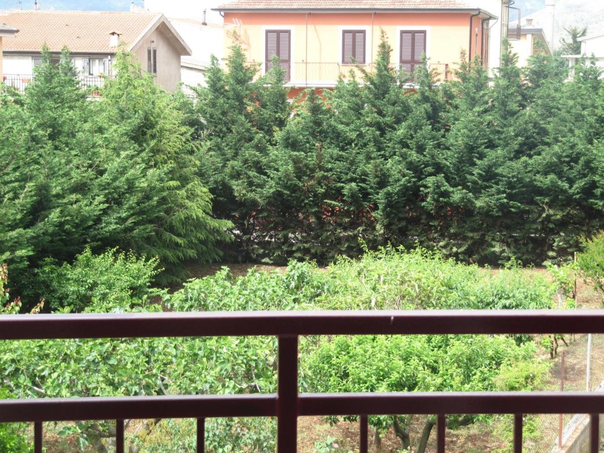 Montagne Rocciose Bed & Breakfast Frascineto Phòng bức ảnh